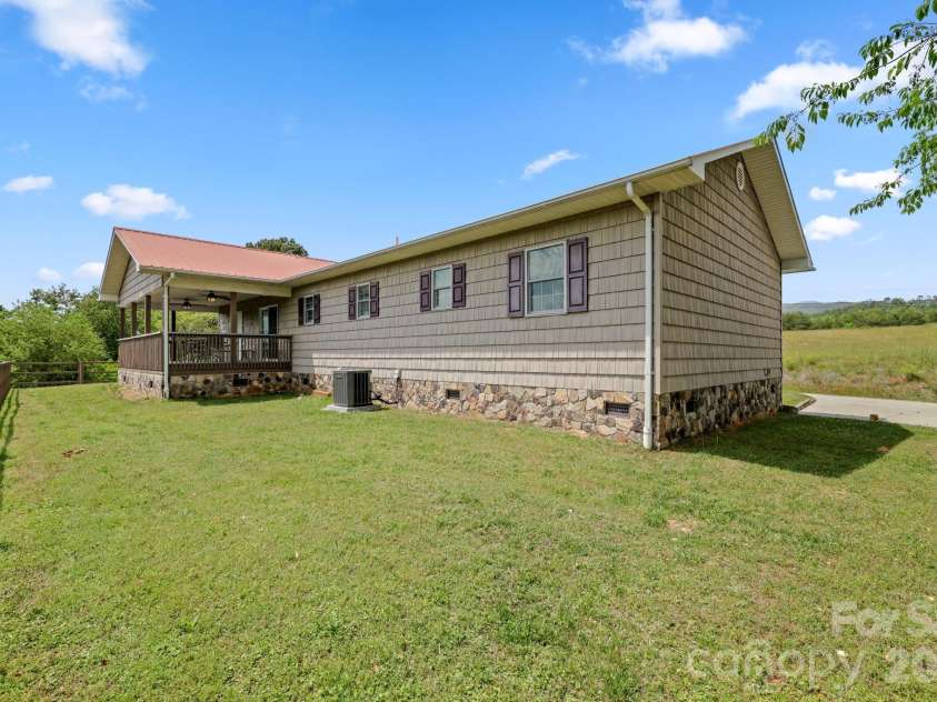 533 Lemons Branch Road, Bryson City, NC 28713.  MLS# CAR4385396, YatesRealty ID 26961. 