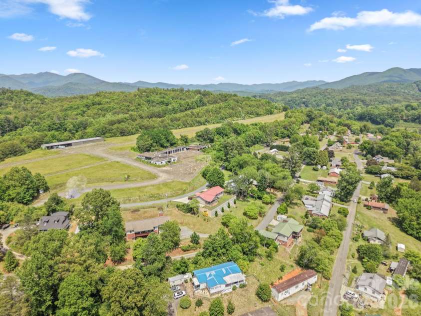 533 Lemons Branch Road, Bryson City, NC 28713.  MLS# CAR4385396, YatesRealty ID 26961. 