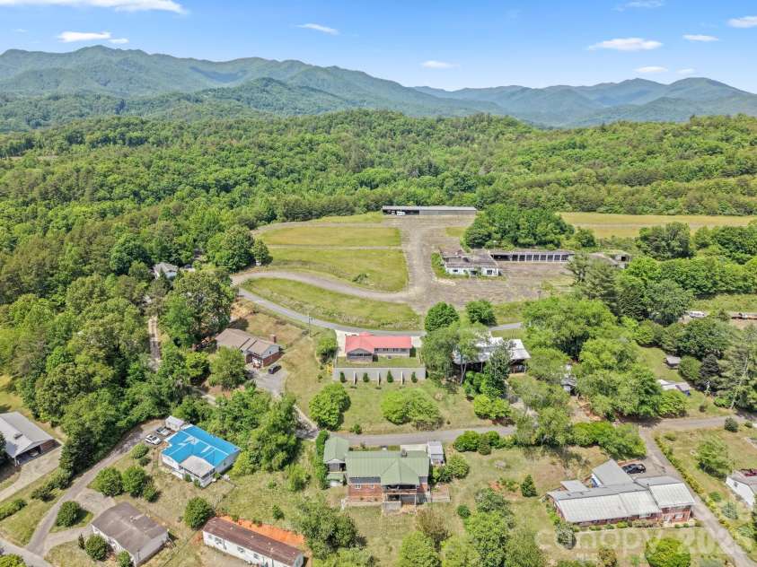 533 Lemons Branch Road, Bryson City, NC 28713.  MLS# CAR4385396, YatesRealty ID 26961. 