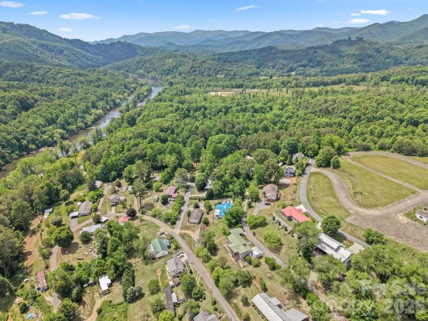 533 Lemons Branch Road, Bryson City, NC 28713.  MLS# CAR4385396, YatesRealty ID 26961. 