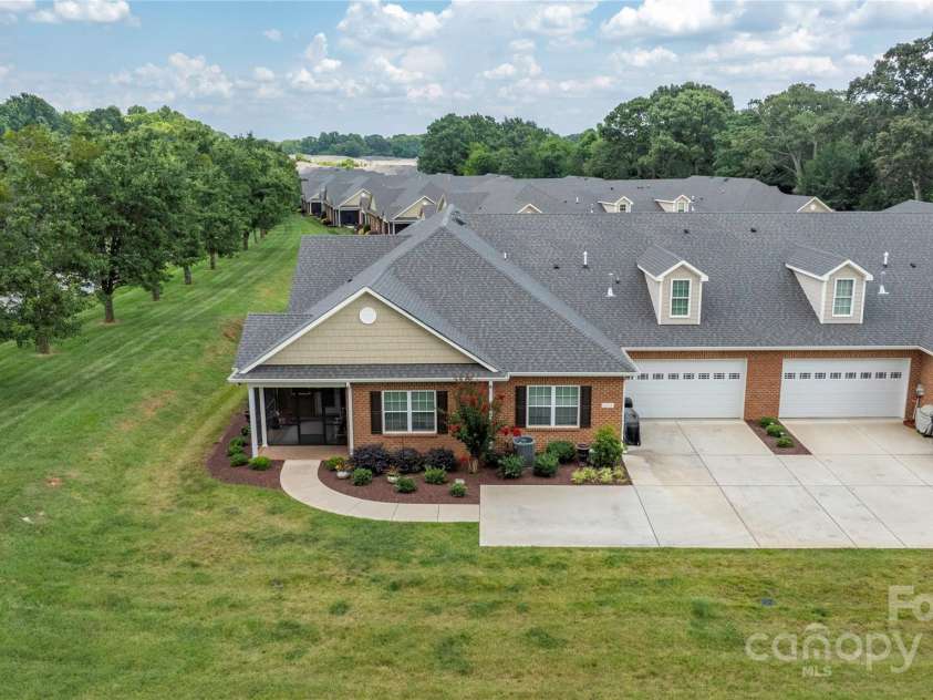 8111 Rainier Drive, Denver, NC 28037.  MLS# CAR4282898, YatesRealty ID 26962. 