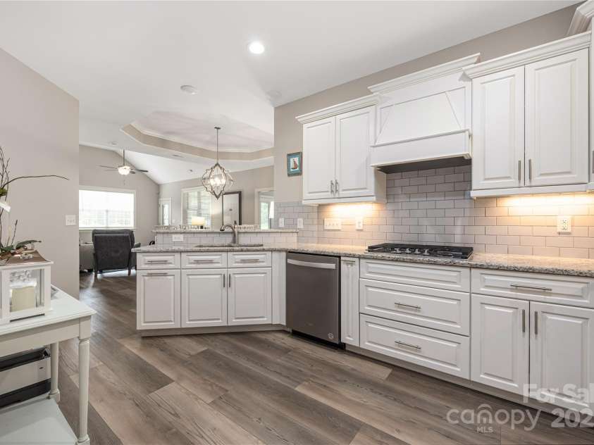 8111 Rainier Drive, Denver, NC 28037.  MLS# CAR4282898, YatesRealty ID 26962. 