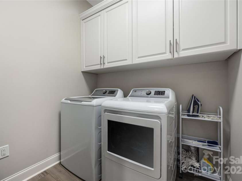 8111 Rainier Drive, Denver, NC 28037.  MLS# CAR4282898, YatesRealty ID 26962. 