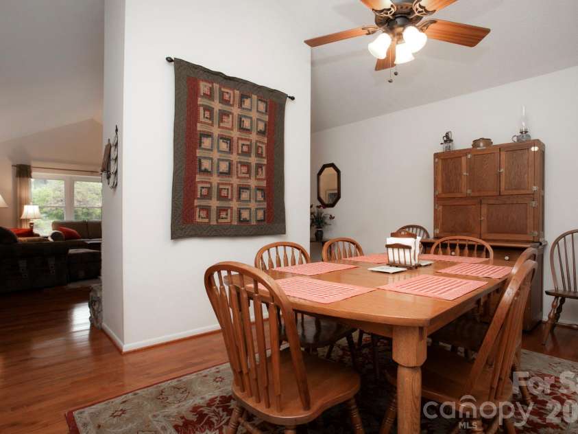 104 Richards Drive, Hendersonville, NC 28792.  MLS# CAR4378353, YatesRealty ID 26963. 