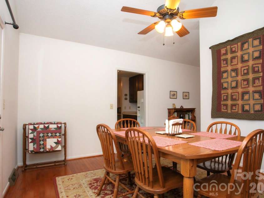 104 Richards Drive, Hendersonville, NC 28792.  MLS# CAR4378353, YatesRealty ID 26963. 