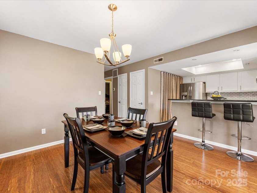 9237 Vicksburg Park Court, Charlotte, NC 28210.  MLS# CAR4278969, YatesRealty ID 26963. 