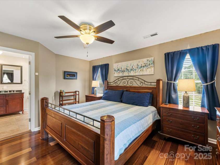 9237 Vicksburg Park Court, Charlotte, NC 28210.  MLS# CAR4278969, YatesRealty ID 26963. 