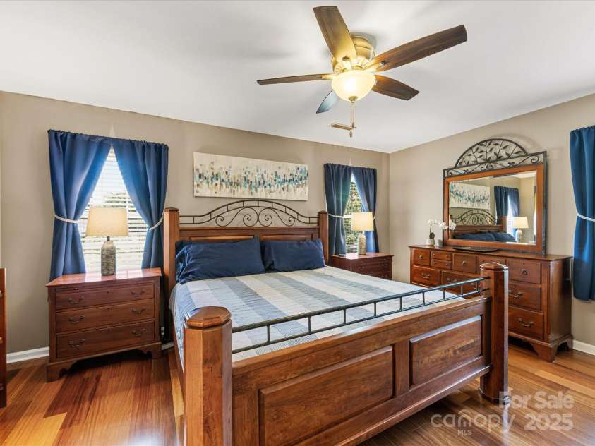 9237 Vicksburg Park Court, Charlotte, NC 28210.  MLS# CAR4278969, YatesRealty ID 26963. 