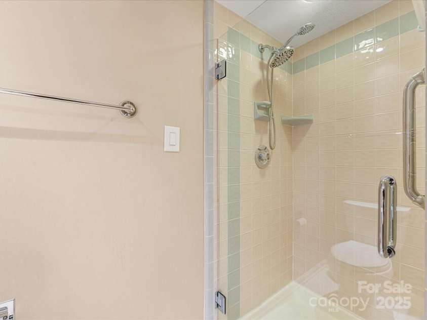 9237 Vicksburg Park Court, Charlotte, NC 28210.  MLS# CAR4278969, YatesRealty ID 26963. 