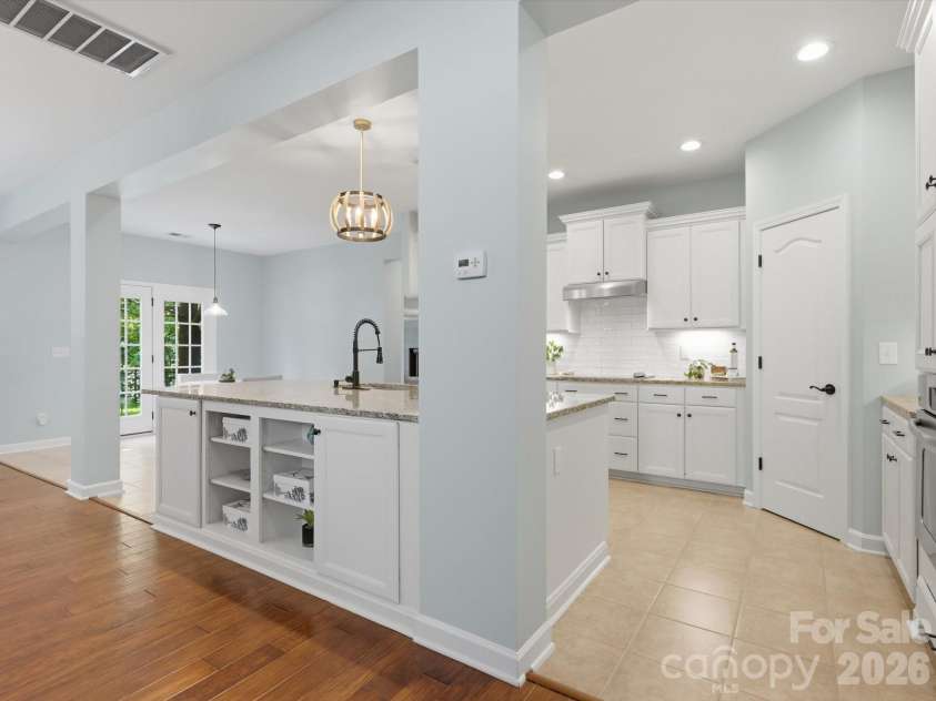 5017 Hedgebrook Lane, Waxhaw, NC 28173.  MLS# CAR4383451, YatesRealty ID 26964. 