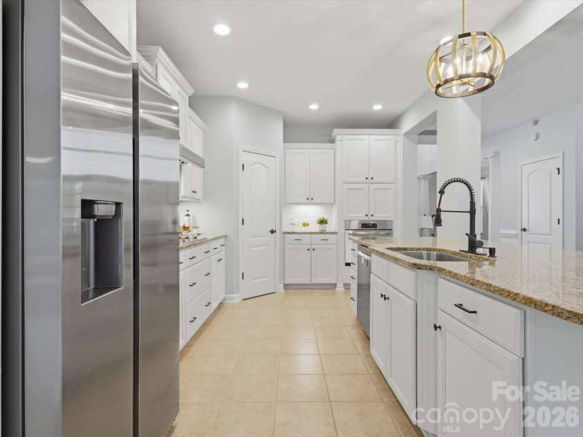5017 Hedgebrook Lane, Waxhaw, NC 28173.  MLS# CAR4383451, YatesRealty ID 26964. 