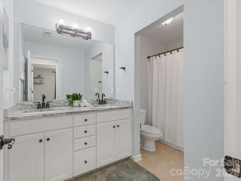 5017 Hedgebrook Lane, Waxhaw, NC 28173.  MLS# CAR4383451, YatesRealty ID 26964. 
