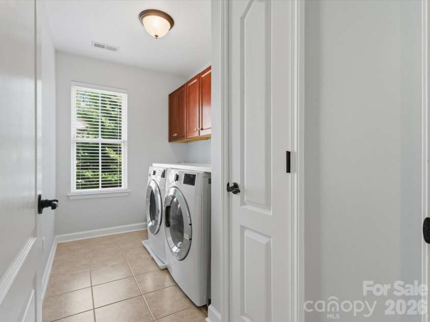5017 Hedgebrook Lane, Waxhaw, NC 28173.  MLS# CAR4383451, YatesRealty ID 26964. 