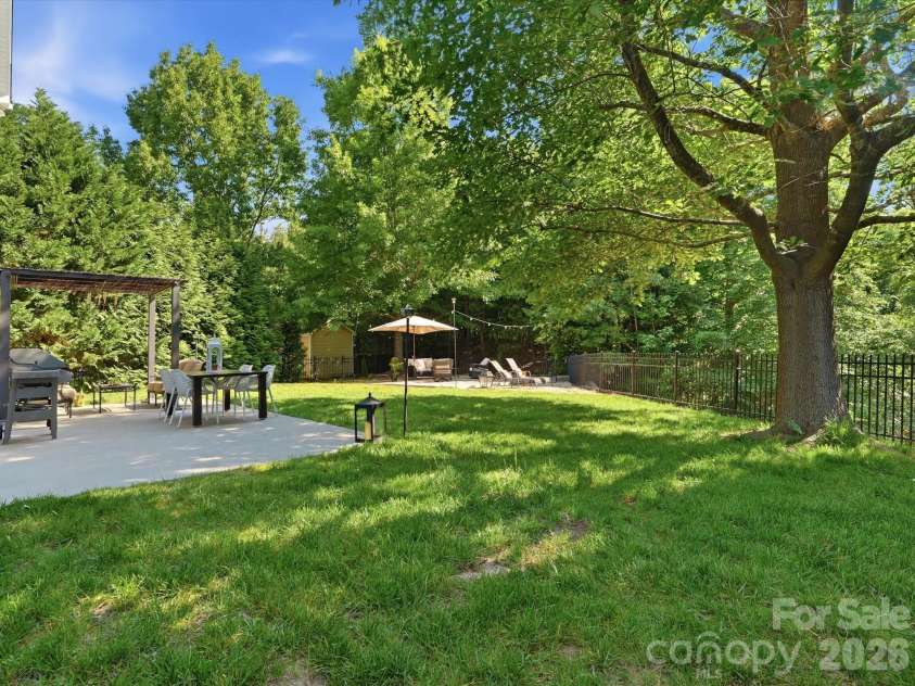 5017 Hedgebrook Lane, Waxhaw, NC 28173.  MLS# CAR4383451, YatesRealty ID 26964. 