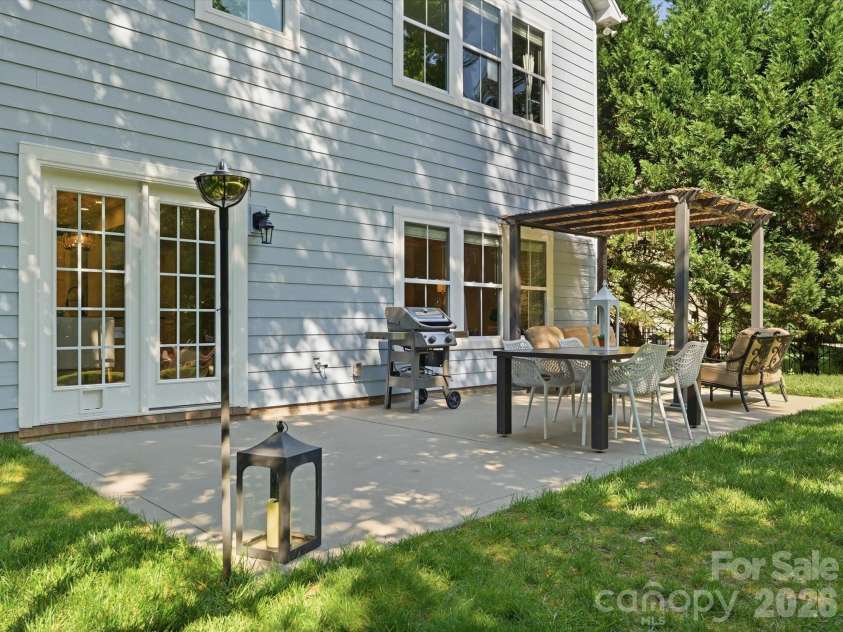 5017 Hedgebrook Lane, Waxhaw, NC 28173.  MLS# CAR4383451, YatesRealty ID 26964. 