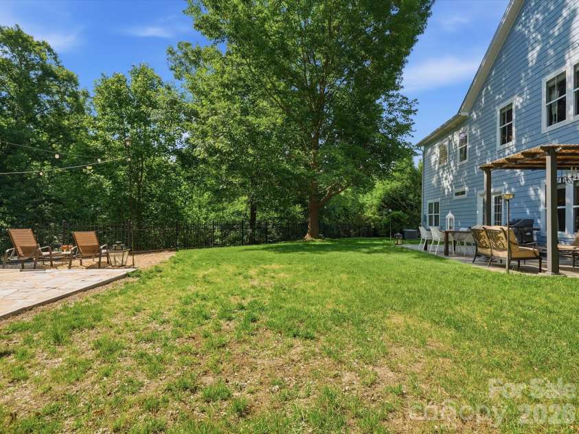 5017 Hedgebrook Lane, Waxhaw, NC 28173.  MLS# CAR4383451, YatesRealty ID 26964. 