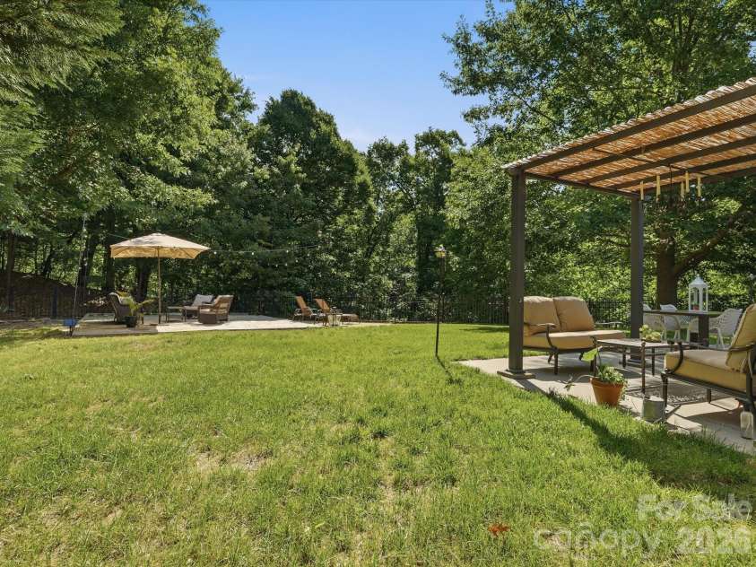 5017 Hedgebrook Lane, Waxhaw, NC 28173.  MLS# CAR4383451, YatesRealty ID 26964. 
