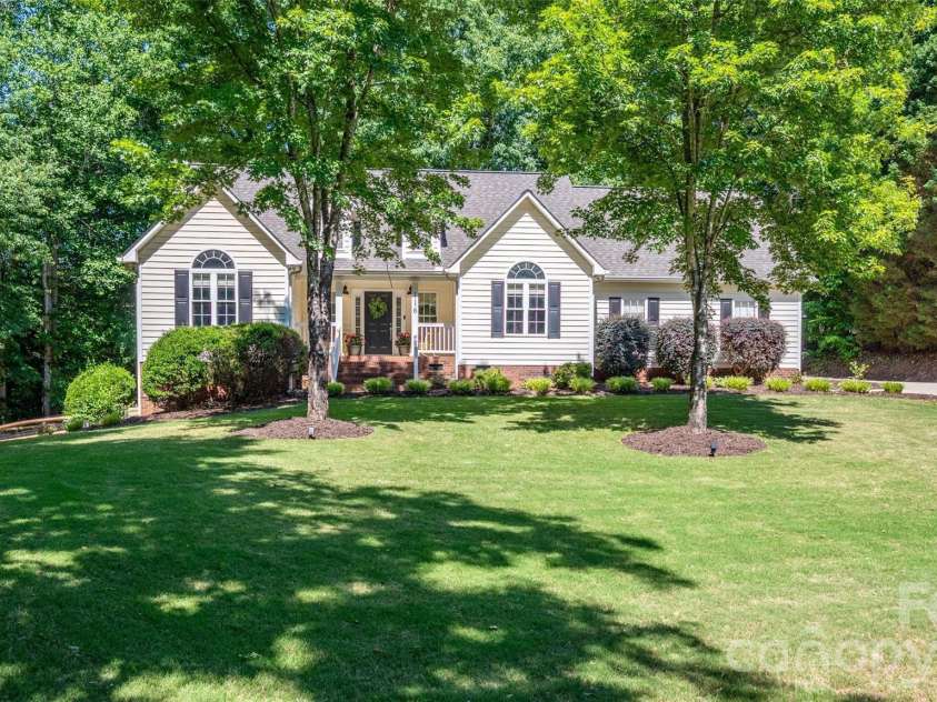 116 High Shoals Lane, Statesville, NC 28677.  MLS# CAR4383677, YatesRealty ID 26965. 