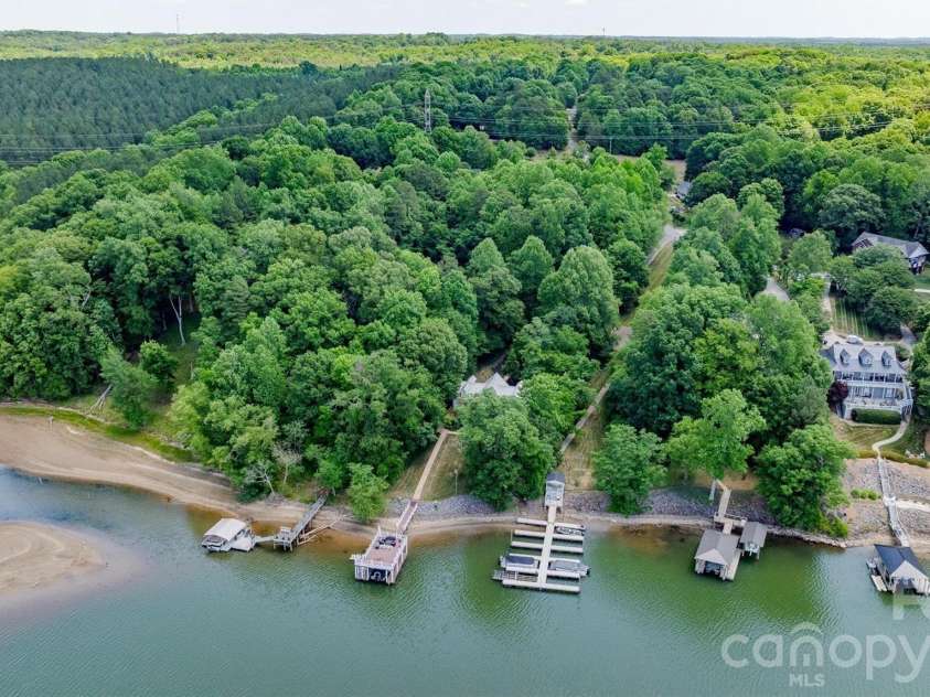 116 High Shoals Lane, Statesville, NC 28677.  MLS# CAR4383677, YatesRealty ID 26965. 