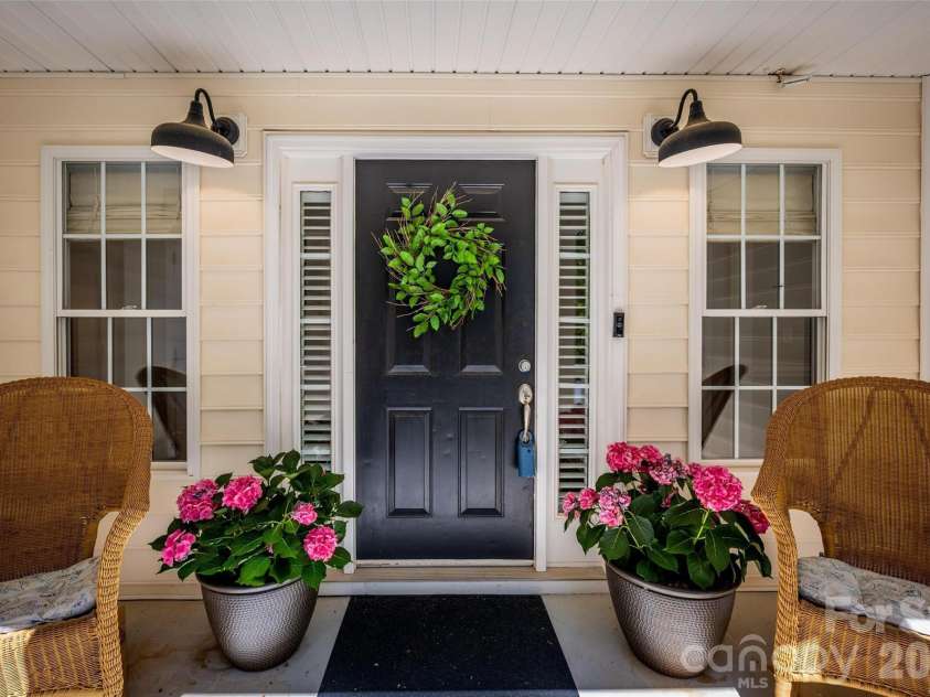 116 High Shoals Lane, Statesville, NC 28677.  MLS# CAR4383677, YatesRealty ID 26965. 
