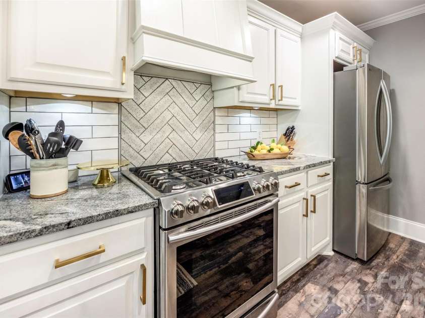116 High Shoals Lane, Statesville, NC 28677.  MLS# CAR4383677, YatesRealty ID 26965. 