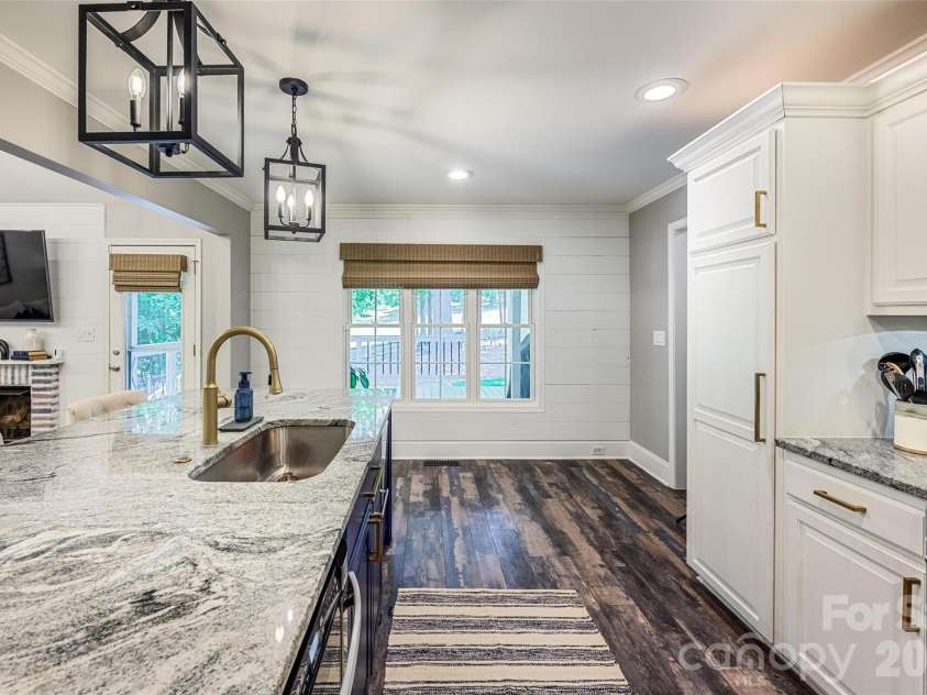 116 High Shoals Lane, Statesville, NC 28677.  MLS# CAR4383677, YatesRealty ID 26965. 
