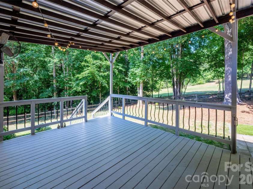 116 High Shoals Lane, Statesville, NC 28677.  MLS# CAR4383677, YatesRealty ID 26965. 