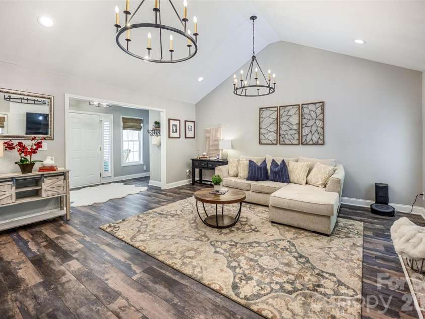 116 High Shoals Lane, Statesville, NC 28677.  MLS# CAR4383677, YatesRealty ID 26965. Beautiful flooring