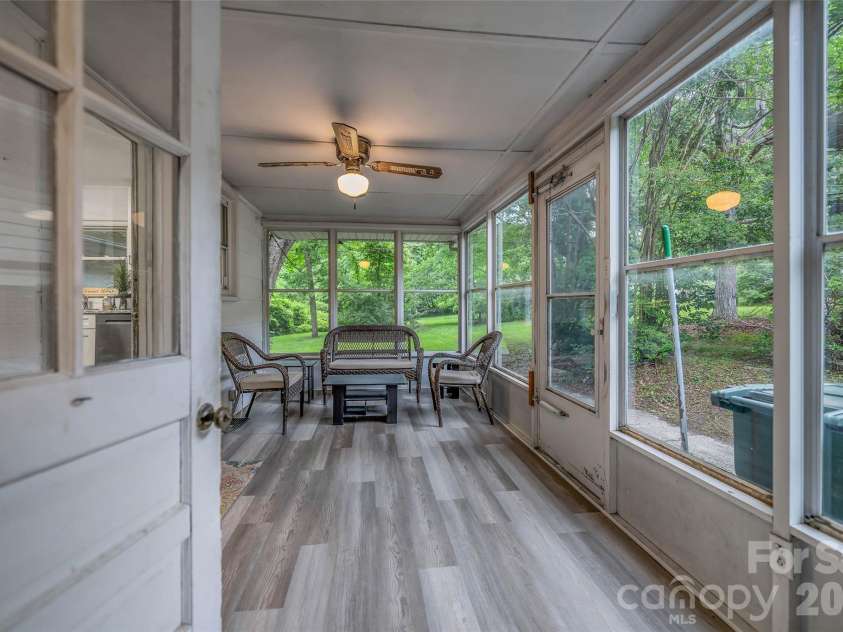 938 6th Avenue, Gastonia, NC 28054.  MLS# CAR4382687, YatesRealty ID 26966. 