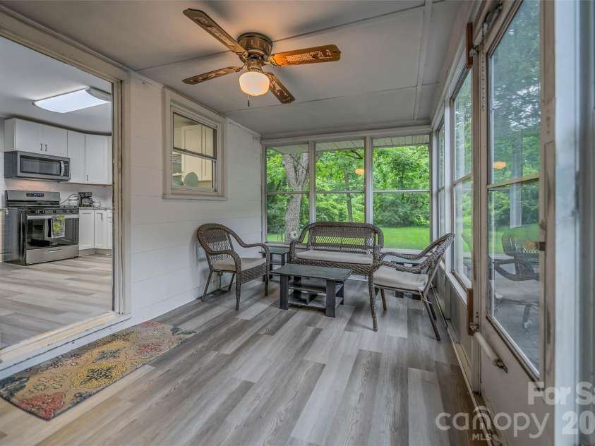 938 6th Avenue, Gastonia, NC 28054.  MLS# CAR4382687, YatesRealty ID 26966. 