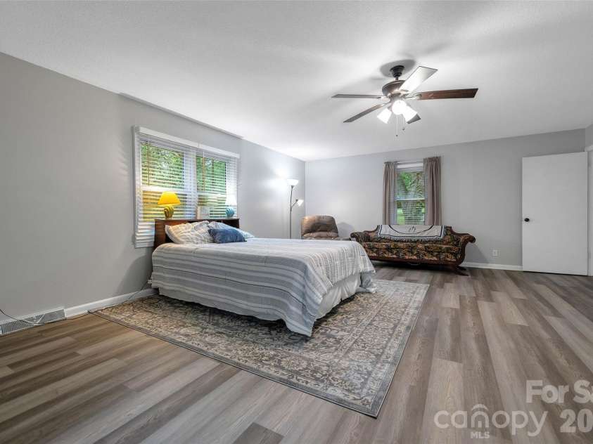 938 6th Avenue, Gastonia, NC 28054.  MLS# CAR4382687, YatesRealty ID 26966. 