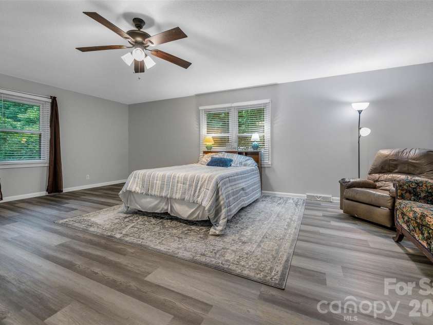 938 6th Avenue, Gastonia, NC 28054.  MLS# CAR4382687, YatesRealty ID 26966. 