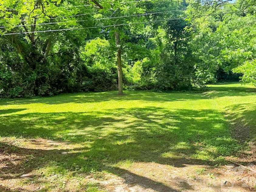 938 6th Avenue, Gastonia, NC 28054.  MLS# CAR4382687, YatesRealty ID 26966. 