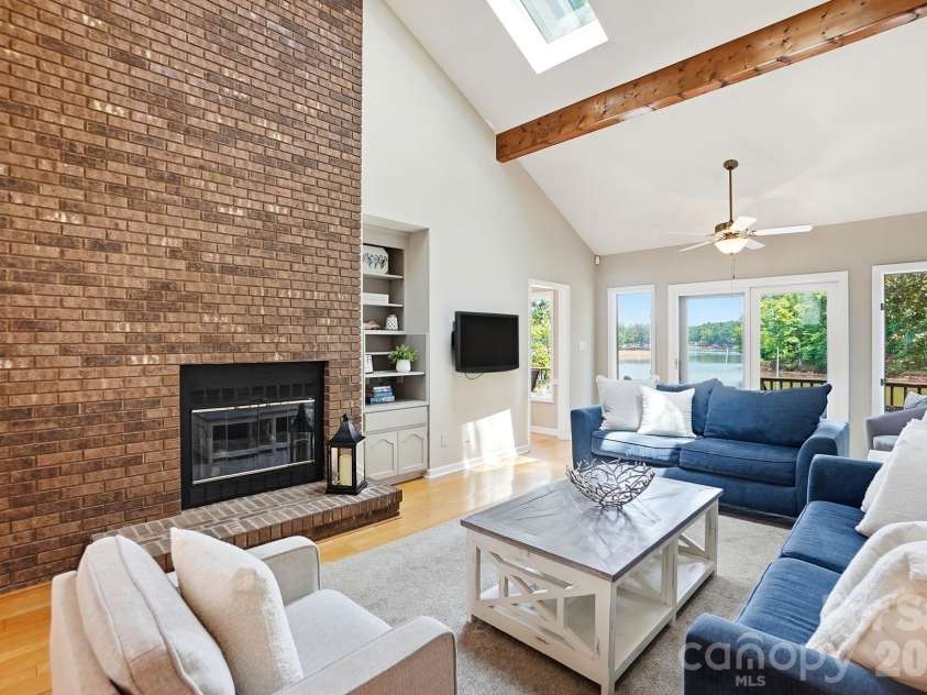 204 Bay Shore Drive, Belmont, NC 28012.  MLS# CAR4378235, YatesRealty ID 26967. 