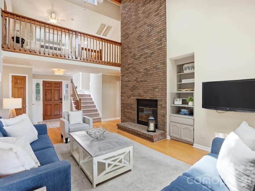 204 Bay Shore Drive, Belmont, NC 28012.  MLS# CAR4378235, YatesRealty ID 26967. 