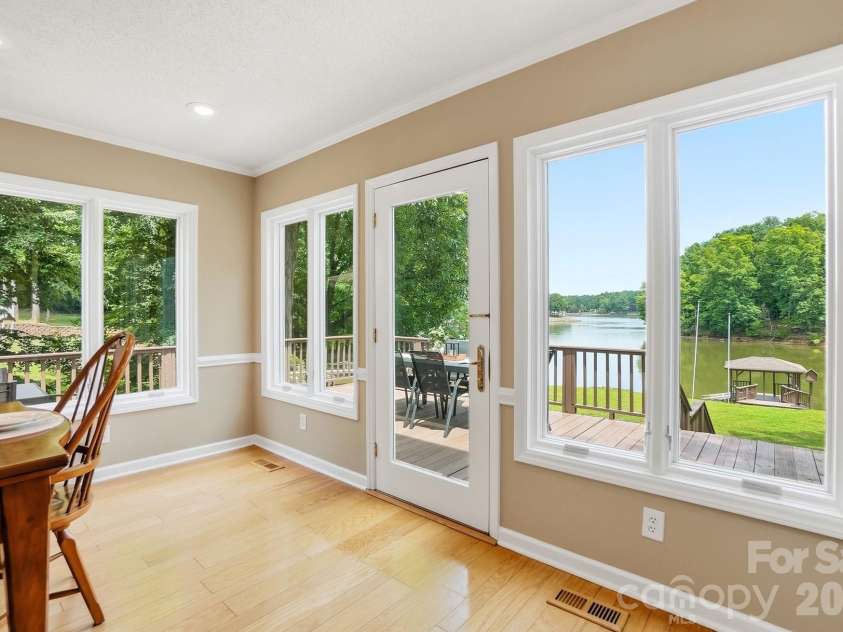 204 Bay Shore Drive, Belmont, NC 28012.  MLS# CAR4378235, YatesRealty ID 26967. 