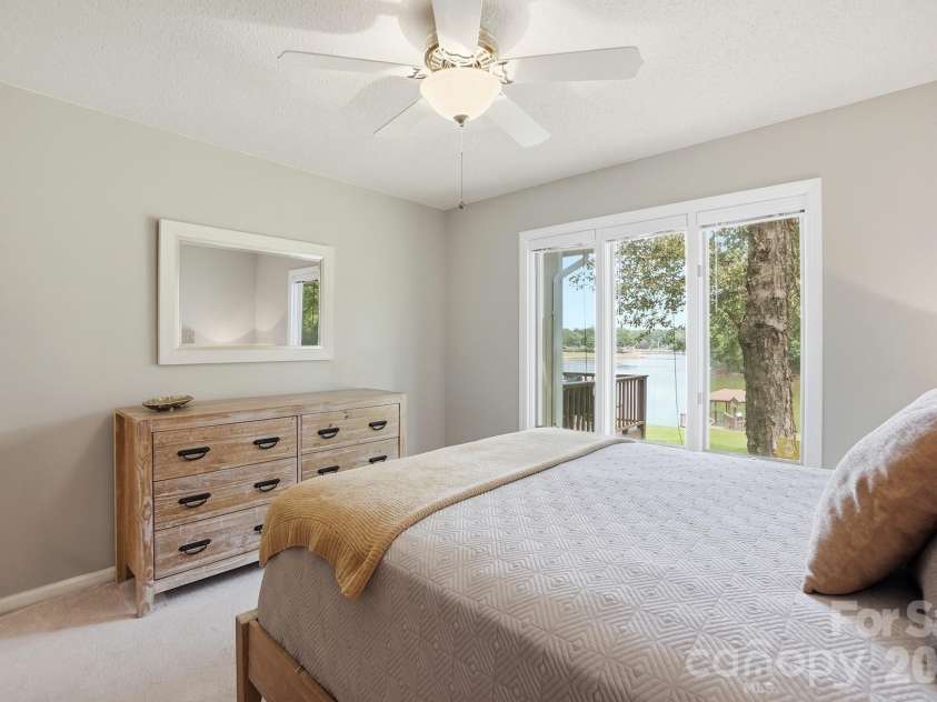 204 Bay Shore Drive, Belmont, NC 28012.  MLS# CAR4378235, YatesRealty ID 26967. 