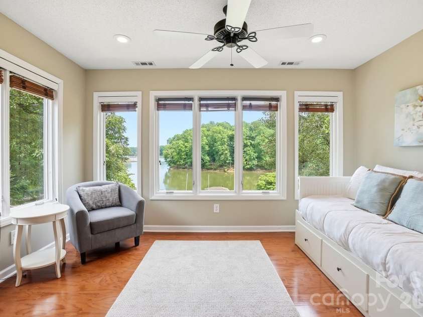 204 Bay Shore Drive, Belmont, NC 28012.  MLS# CAR4378235, YatesRealty ID 26967. 