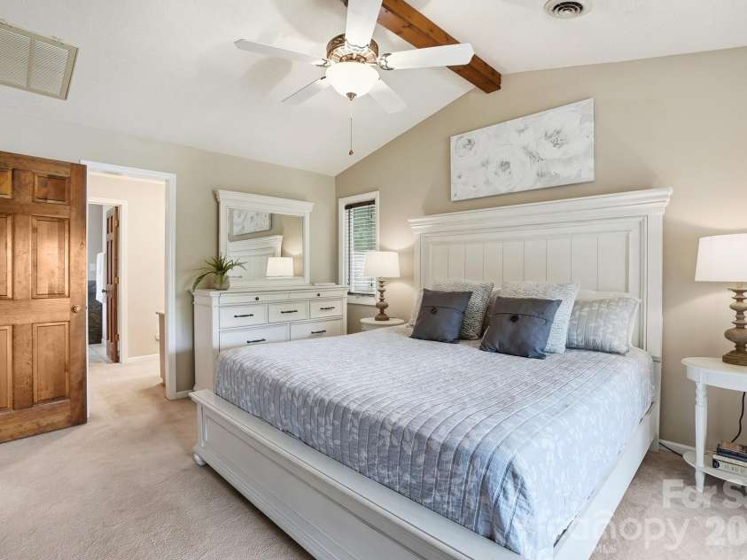 204 Bay Shore Drive, Belmont, NC 28012.  MLS# CAR4378235, YatesRealty ID 26967. 
