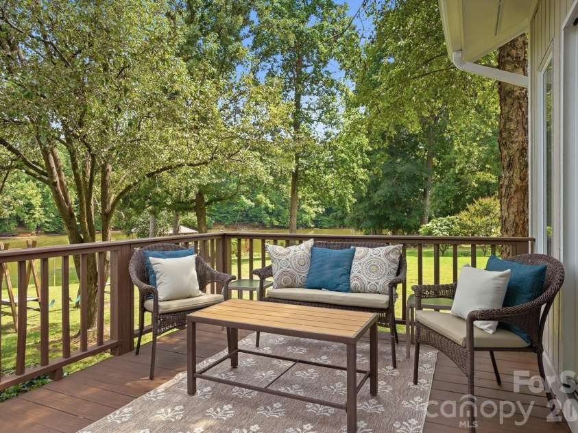 204 Bay Shore Drive, Belmont, NC 28012.  MLS# CAR4378235, YatesRealty ID 26967. 