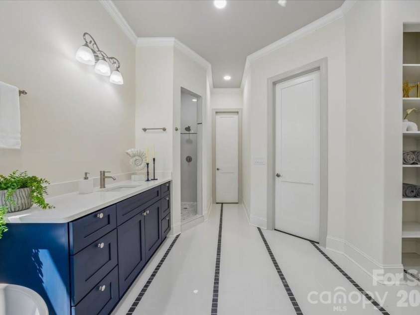 641 Cottonfield Circle, Waxhaw, NC 28173.  MLS# CAR4386937, YatesRealty ID 26968. 