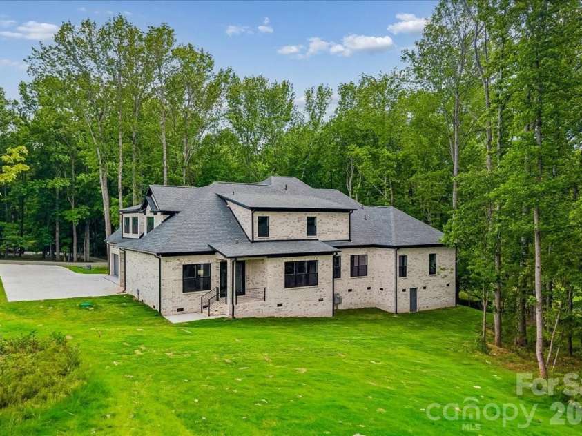 641 Cottonfield Circle, Waxhaw, NC 28173.  MLS# CAR4386937, YatesRealty ID 26968. 
