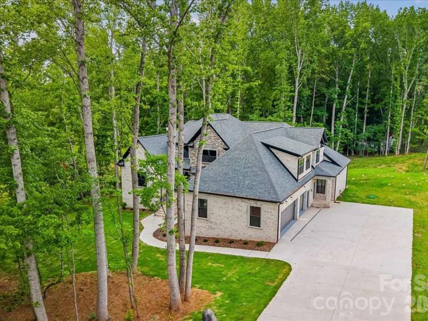 641 Cottonfield Circle, Waxhaw, NC 28173.  MLS# CAR4386937, YatesRealty ID 26968. 