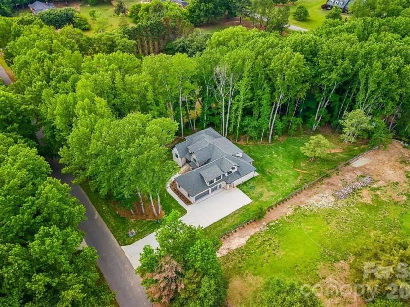 641 Cottonfield Circle, Waxhaw, NC 28173.  MLS# CAR4386937, YatesRealty ID 26968. 