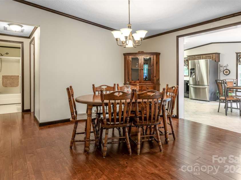 128 Oak Trails Pass, Leicester, NC 28748.  MLS# CAR4282442, YatesRealty ID 26969. 