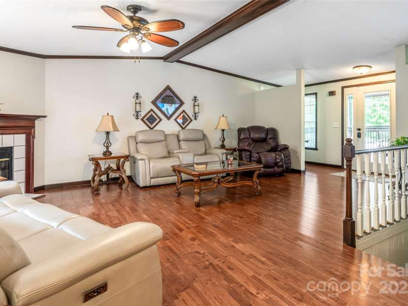 128 Oak Trails Pass, Leicester, NC 28748.  MLS# CAR4282442, YatesRealty ID 26969. 