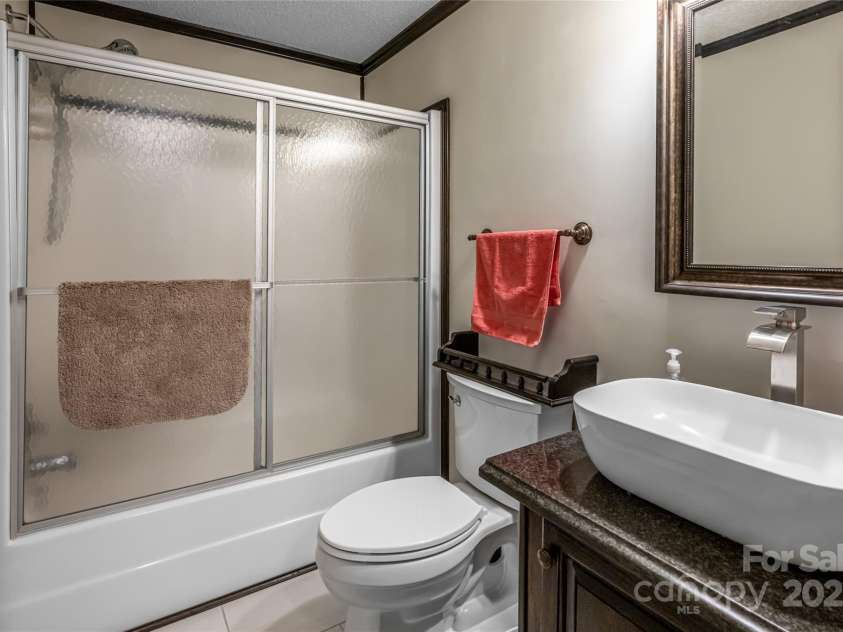 128 Oak Trails Pass, Leicester, NC 28748.  MLS# CAR4282442, YatesRealty ID 26969. 