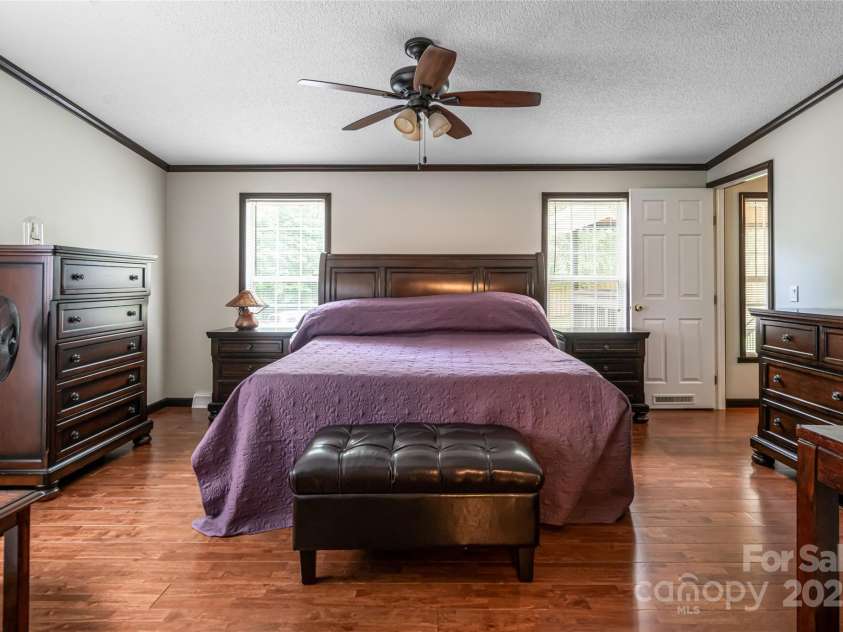 128 Oak Trails Pass, Leicester, NC 28748.  MLS# CAR4282442, YatesRealty ID 26969. 