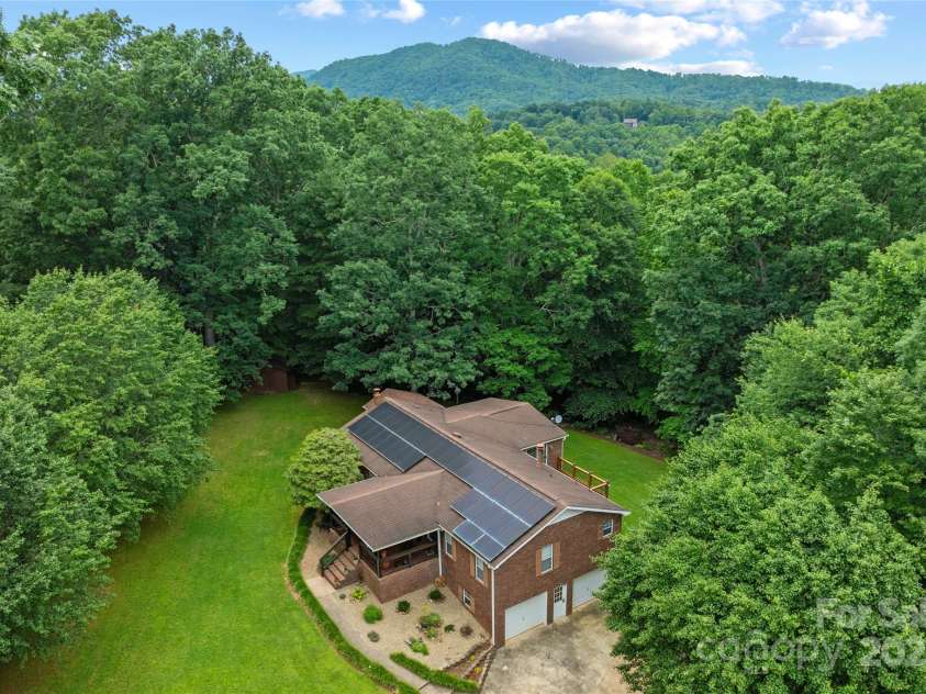 128 Oak Trails Pass, Leicester, NC 28748.  MLS# CAR4282442, YatesRealty ID 26969. 