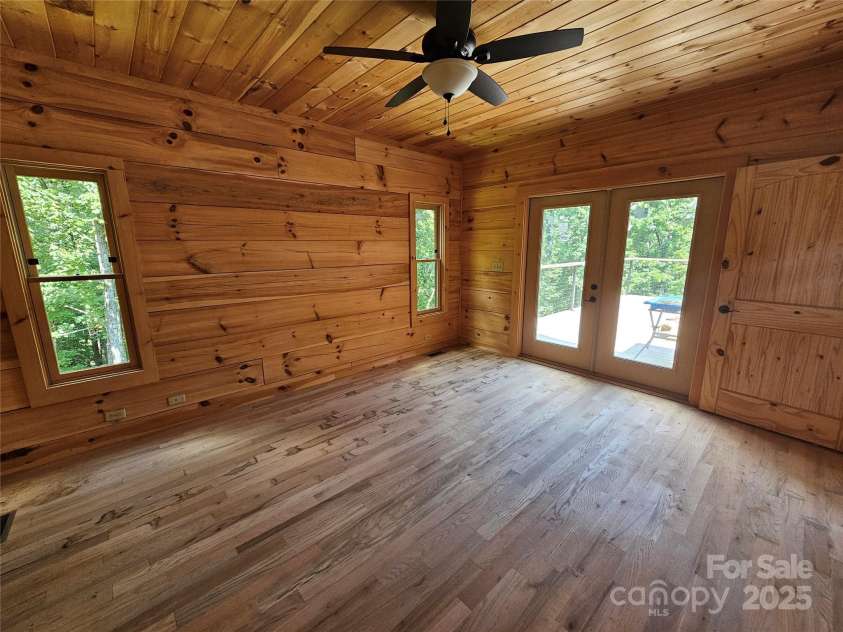 266 Potomac Falls Drive, Black Mountain, NC 28711.  MLS# CAR4293950, YatesRealty ID 2697. 